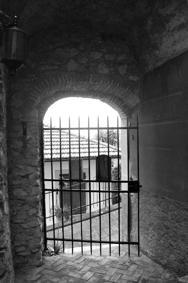 Casa Chiara Lägenhet Castiglione Chiavarese Exteriör bild