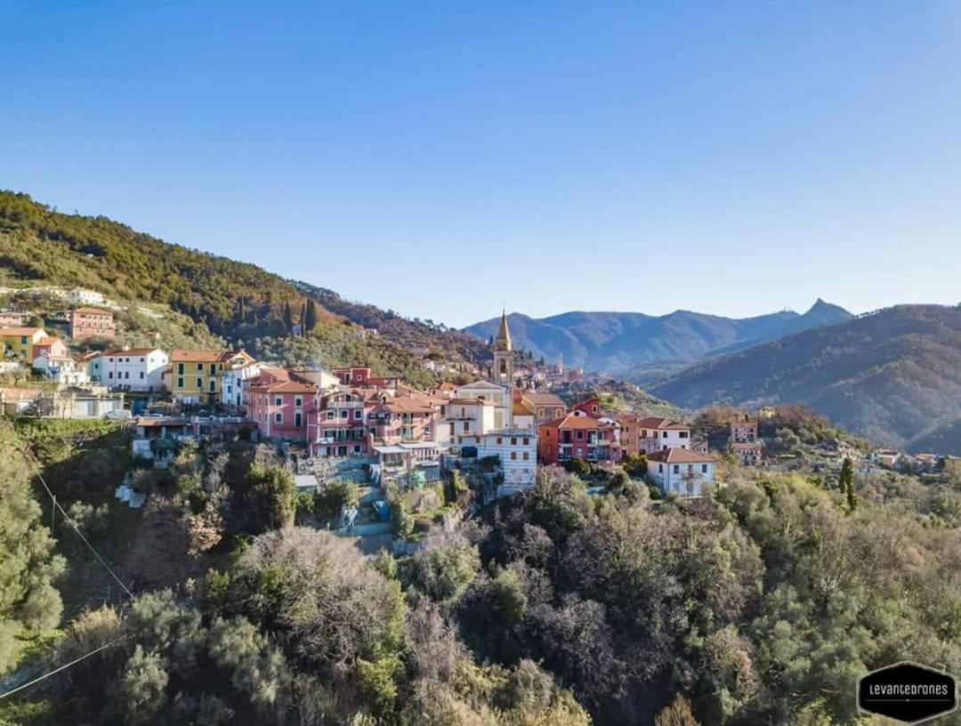 Casa Chiara Lägenhet Castiglione Chiavarese Exteriör bild